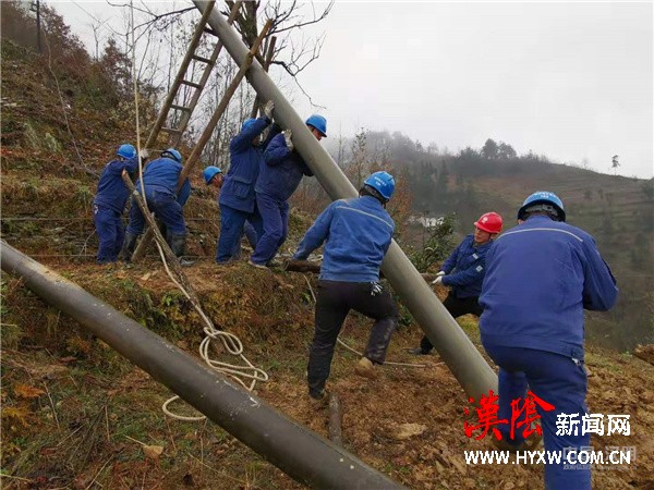 汉阴供电部门全力抢修因雪受灾线路保障万余户群众供电