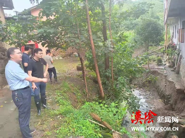 县统计局积极行动开展乡村振兴和防汛救灾工作