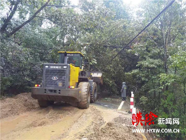 县交通运输局：全力抓好公路水毁修复 保障群众出行安全