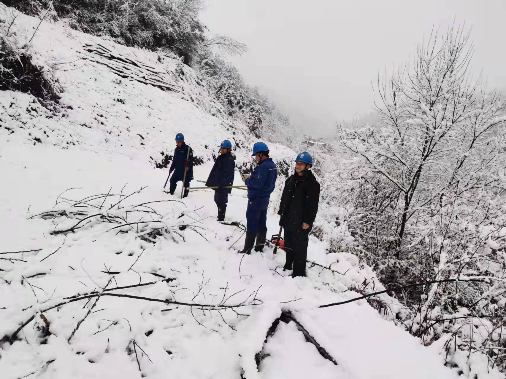 国网汉阴县供电公司：积极应对雨雪天 快速抢修早供电