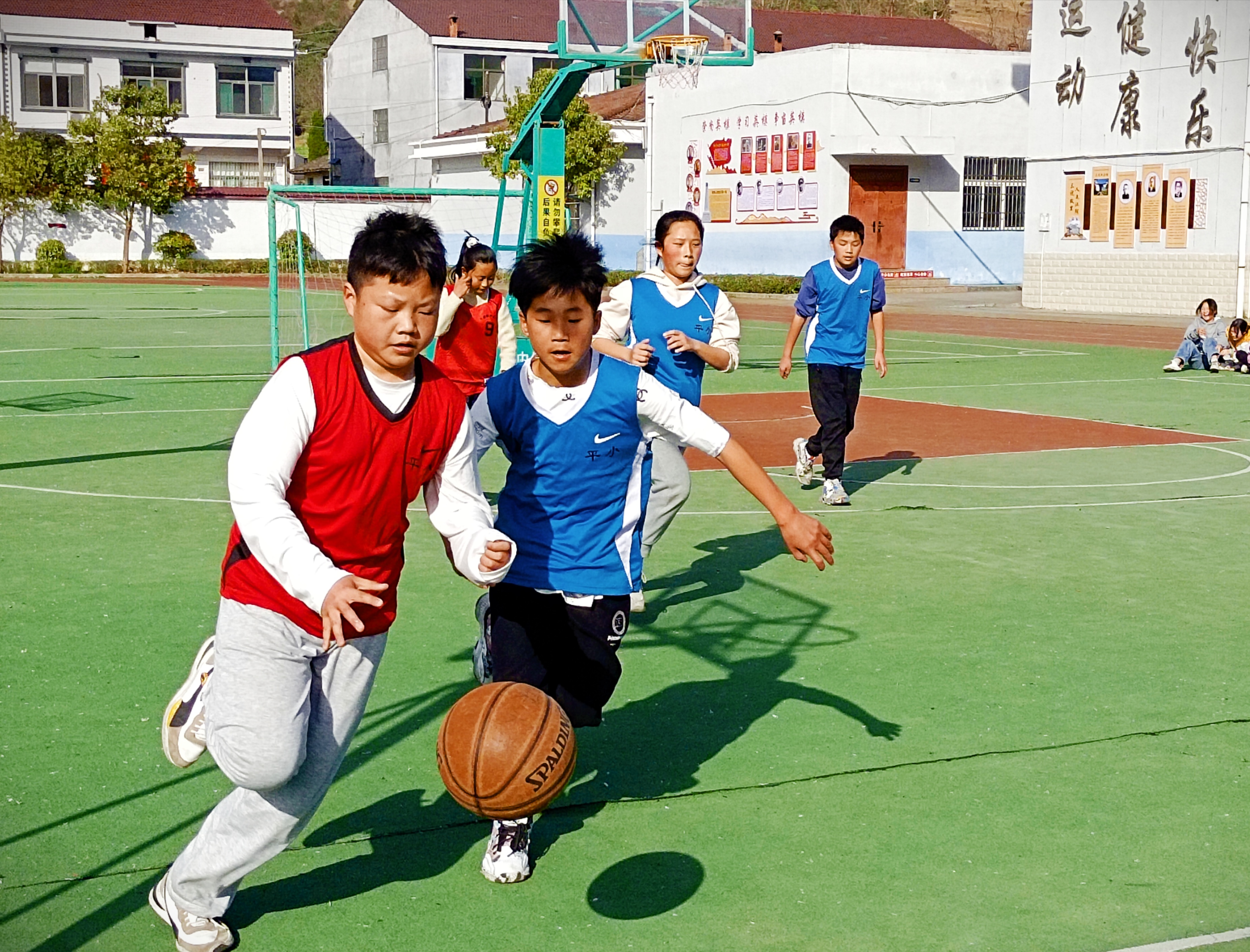 汉阴县平梁镇中心小学2022年春季班级篮球赛开赛