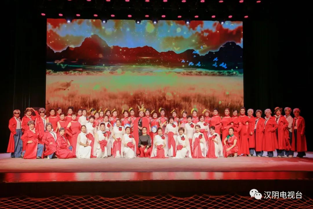 “奏响汉阴锦绣曲，唱响文化振兴歌”汉阴县旗袍协会歌舞专场演出活动圆满成功