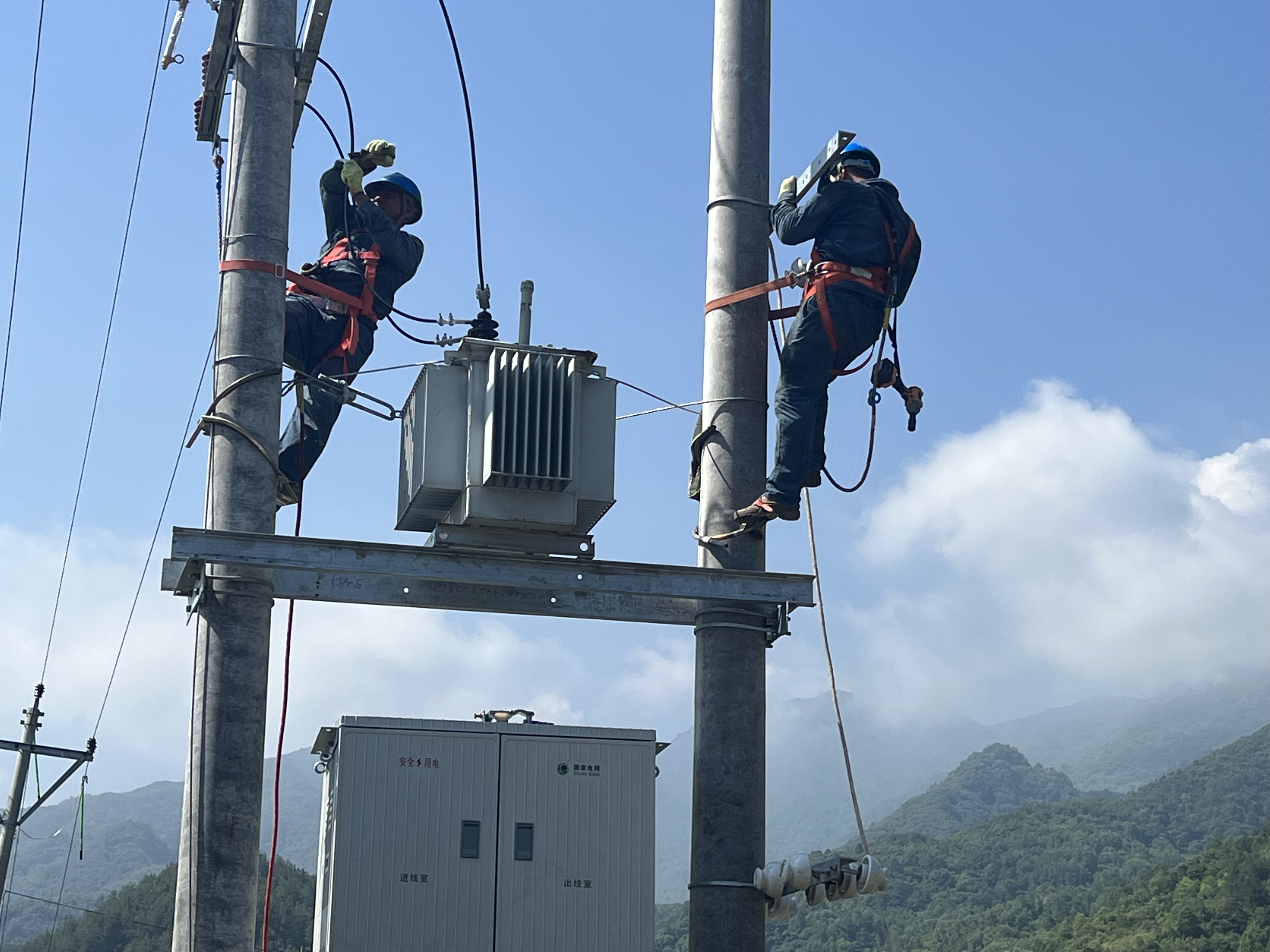 国网汉阴县供电公司积极应对高温 守护夏日清凉