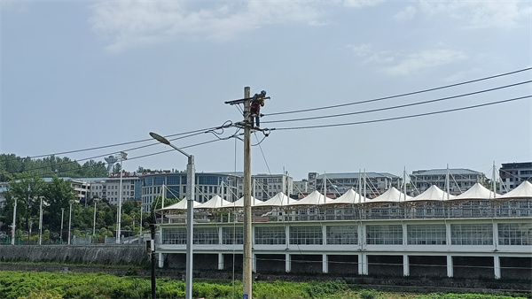 国网汉阴县供电公司：综合检修除隐患 鏖战高温保供电