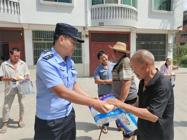铁佛寺派出所党支部：支部引领，助推全民反诈活动走深走实