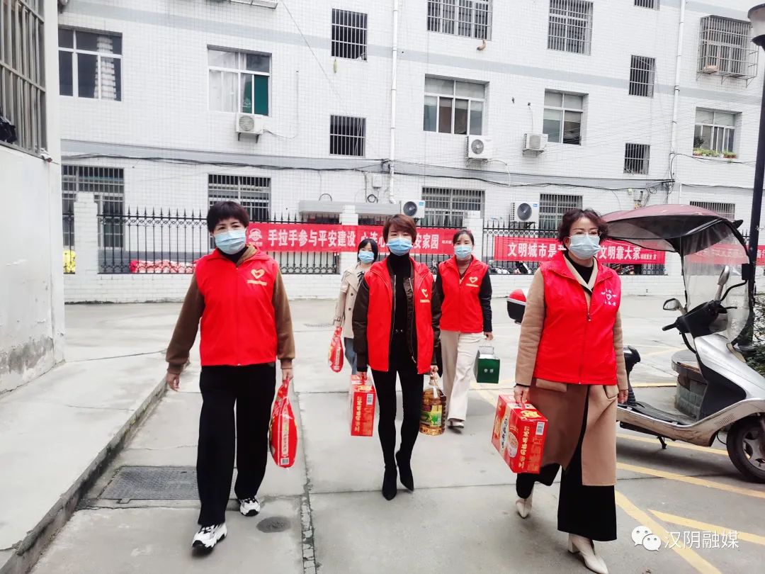 汉阴县妇幼保健院开展“喜庆二十大 党员进社区点亮微心愿”主题党日活动