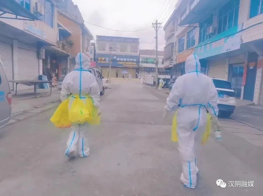 疫情中逆行的“尖兵”——致敬核酸采样队