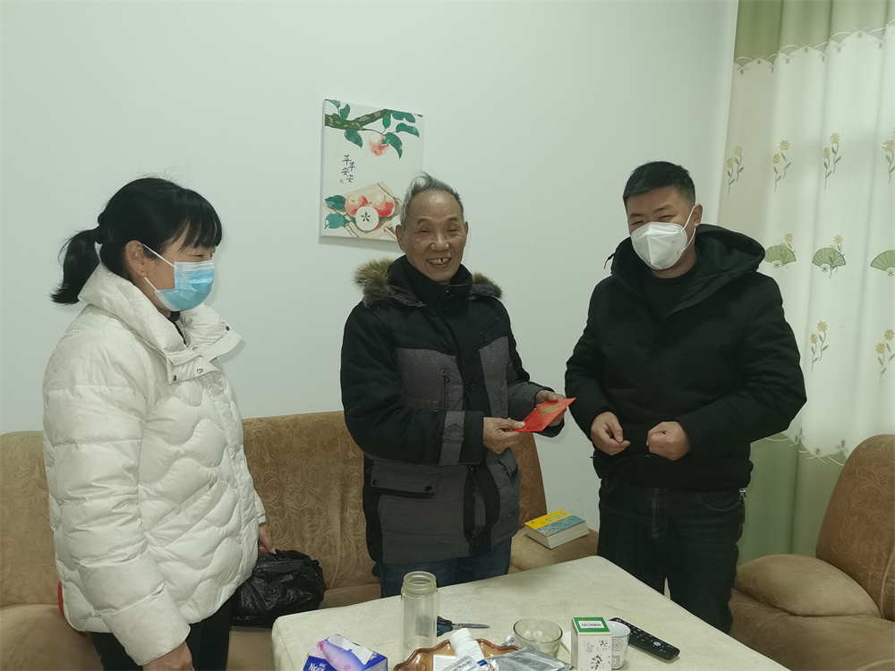 汉阴县观音峡水利公司开展新春送温暖活动
