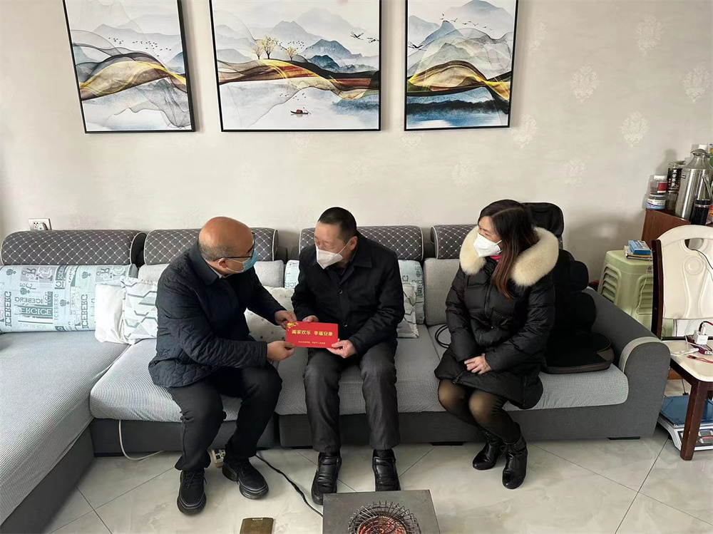 凤台社区开展“慰问困难群众 真情温暖人心”慰问活动