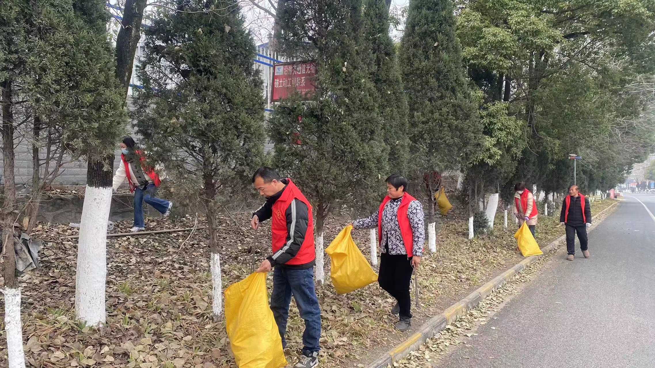 城关镇吹响节后环境卫生整治“集结号”