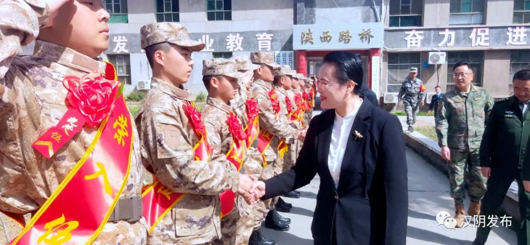 汉阴举行2023年上半年新兵入伍欢送大会