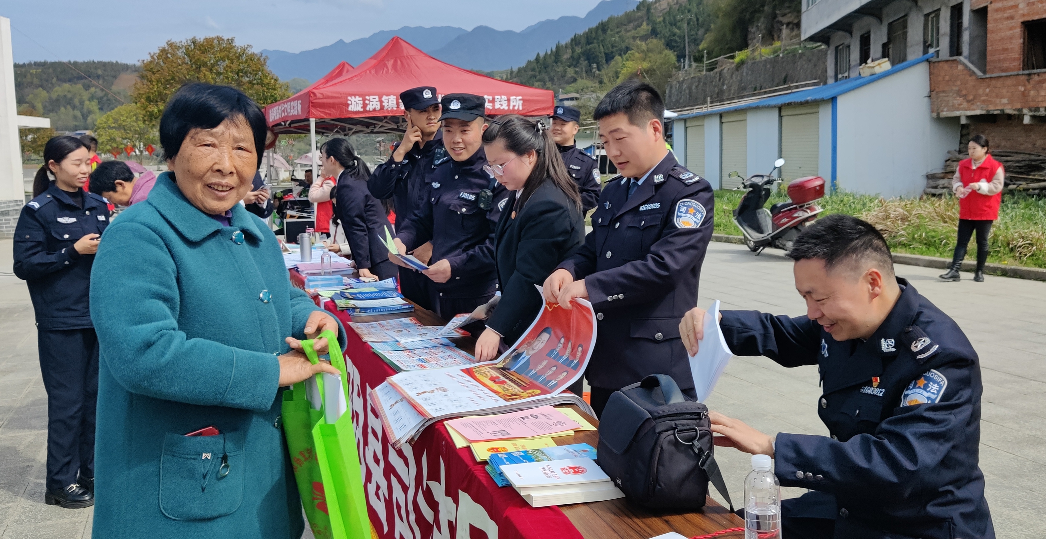 汉阴县漩涡司法所：法治套餐人人共享