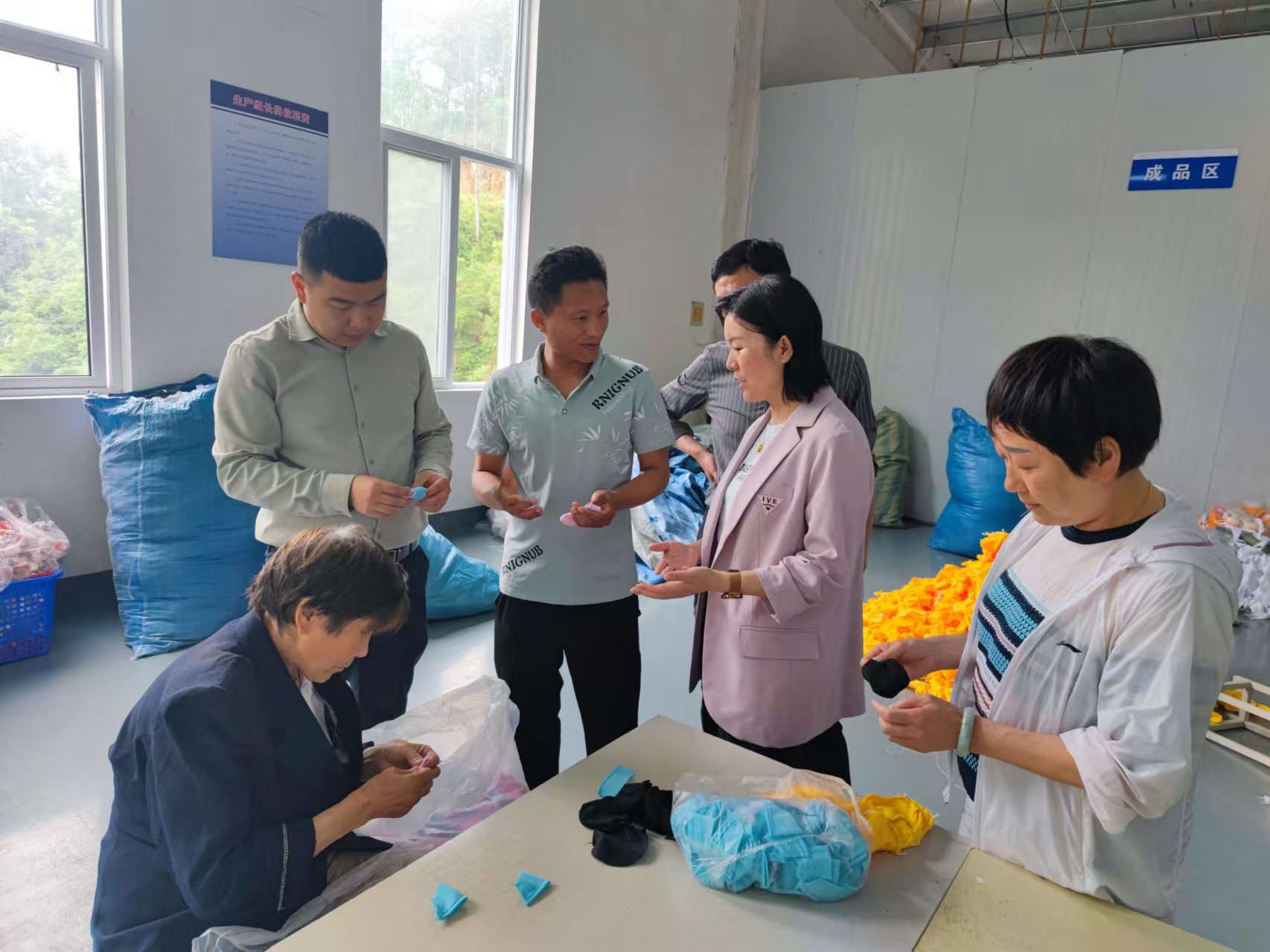 县工商联到漩涡镇调研民营企业