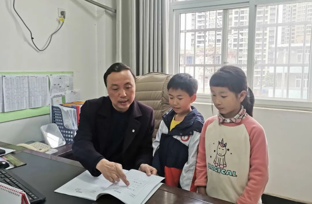 汉阴县实验小学：培优辅差，党员教师在行动！