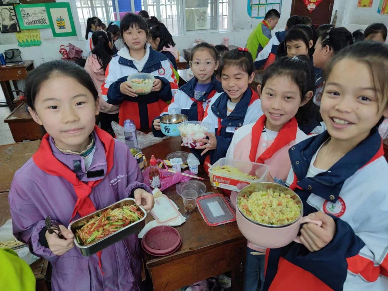 汉阴县实验小学：花样美食进课堂 厨艺展示显身手