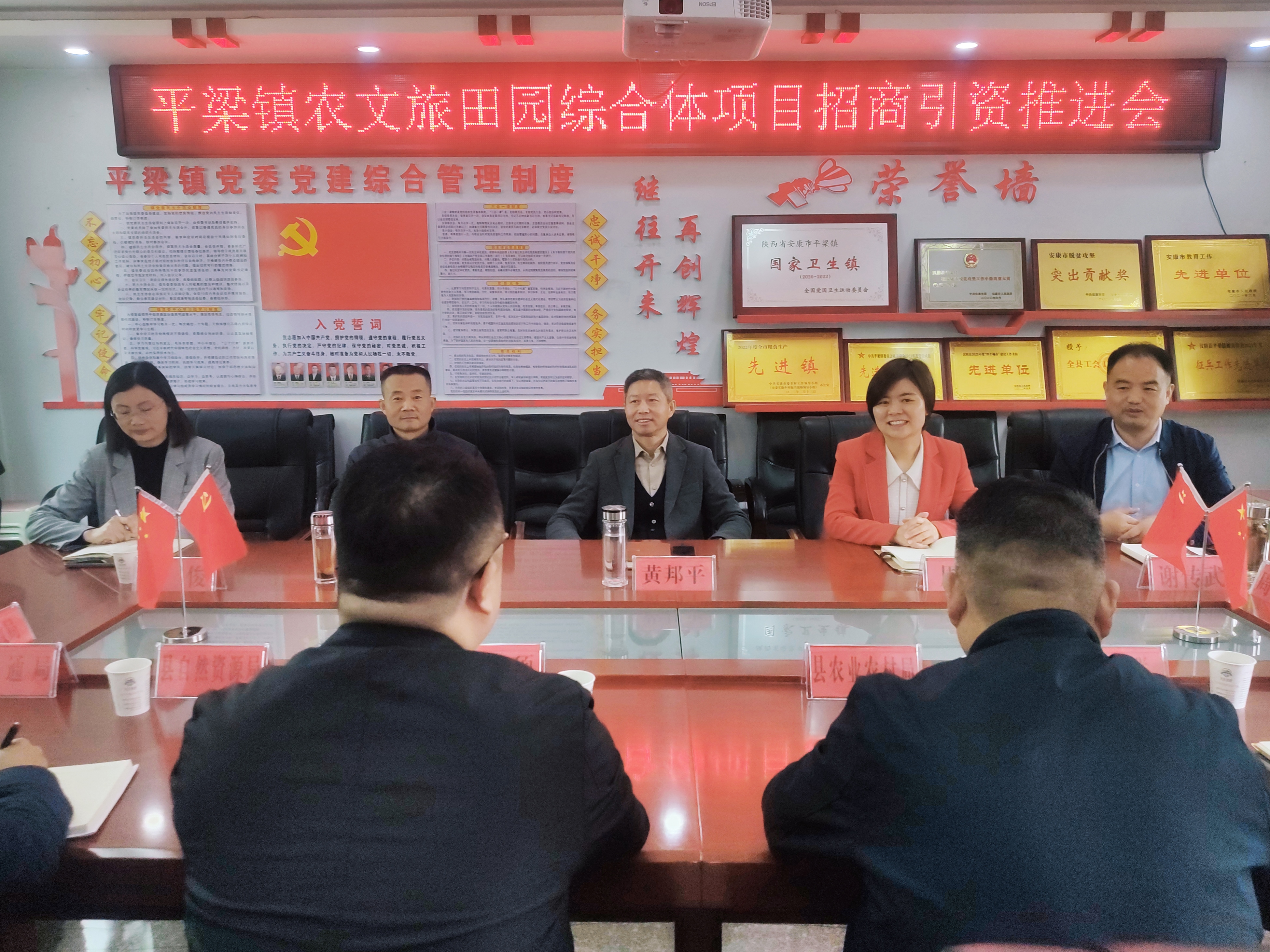 县人大常委会机关扎实开展“三个年”活动