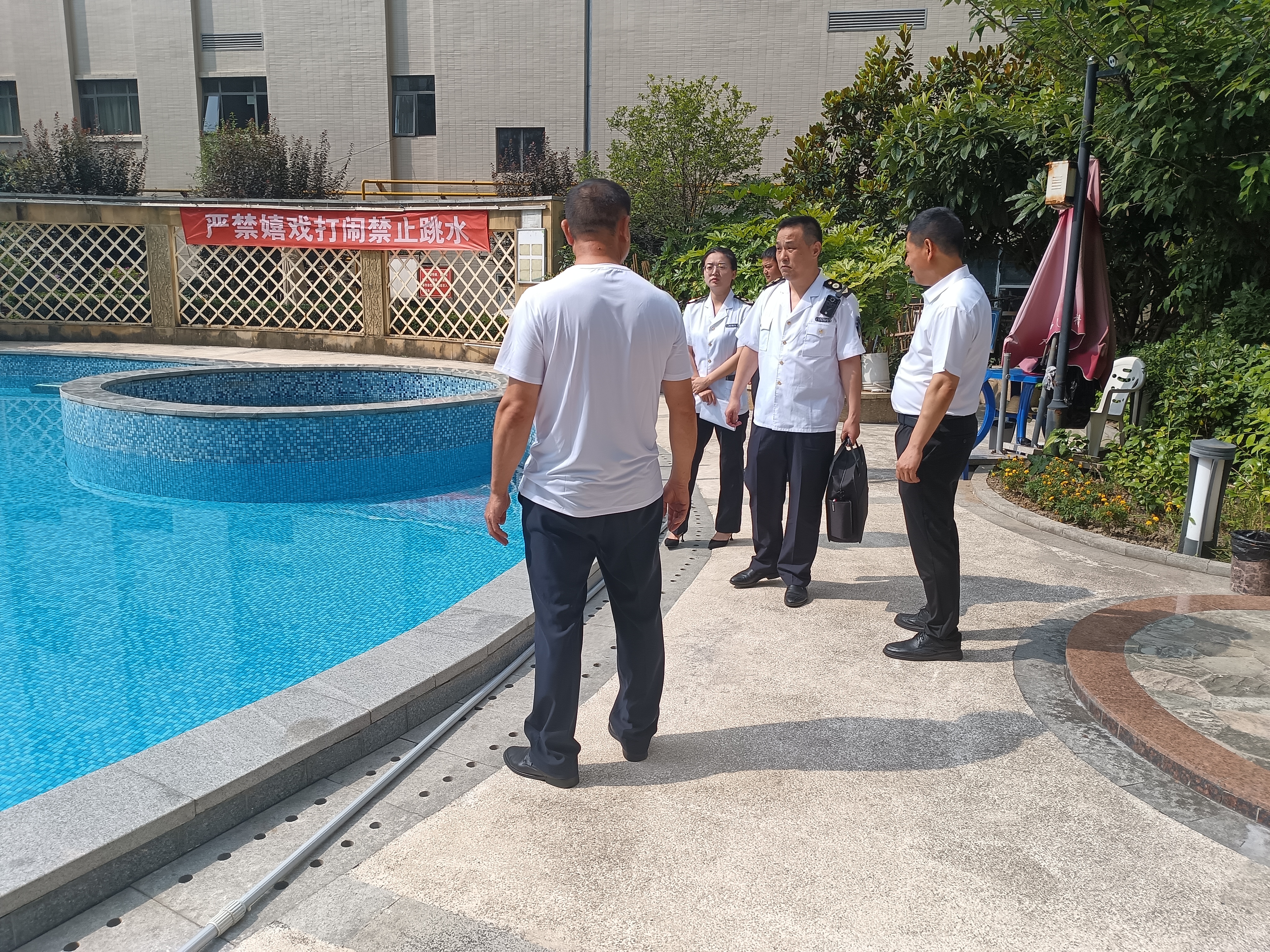 汉阴县卫生计生监督所开展游泳场所专项检查