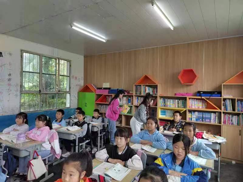汉阴县漩涡镇红旗小学开展阅读推广系列活动