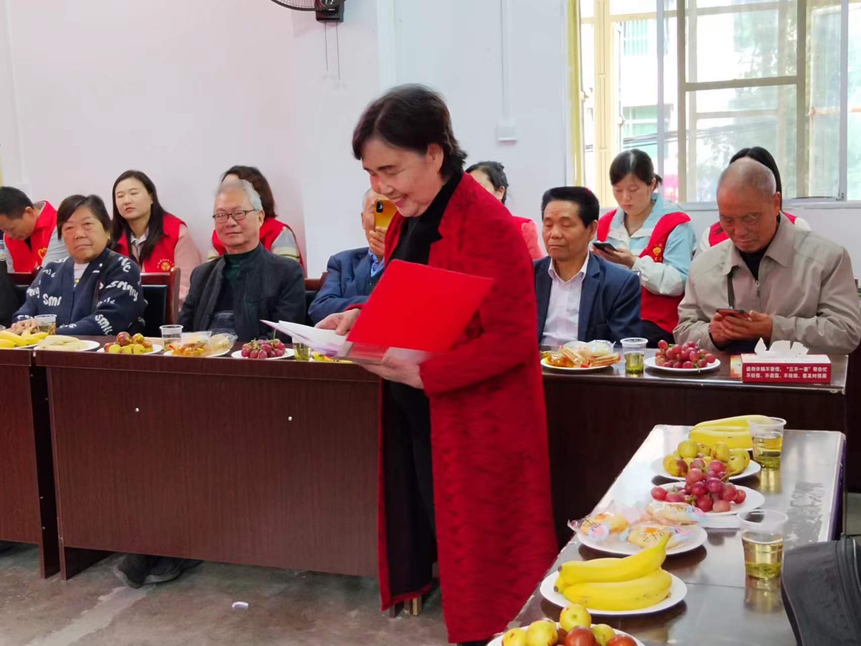 汉阴县城关镇西街社区：爱在金秋 情暖重阳