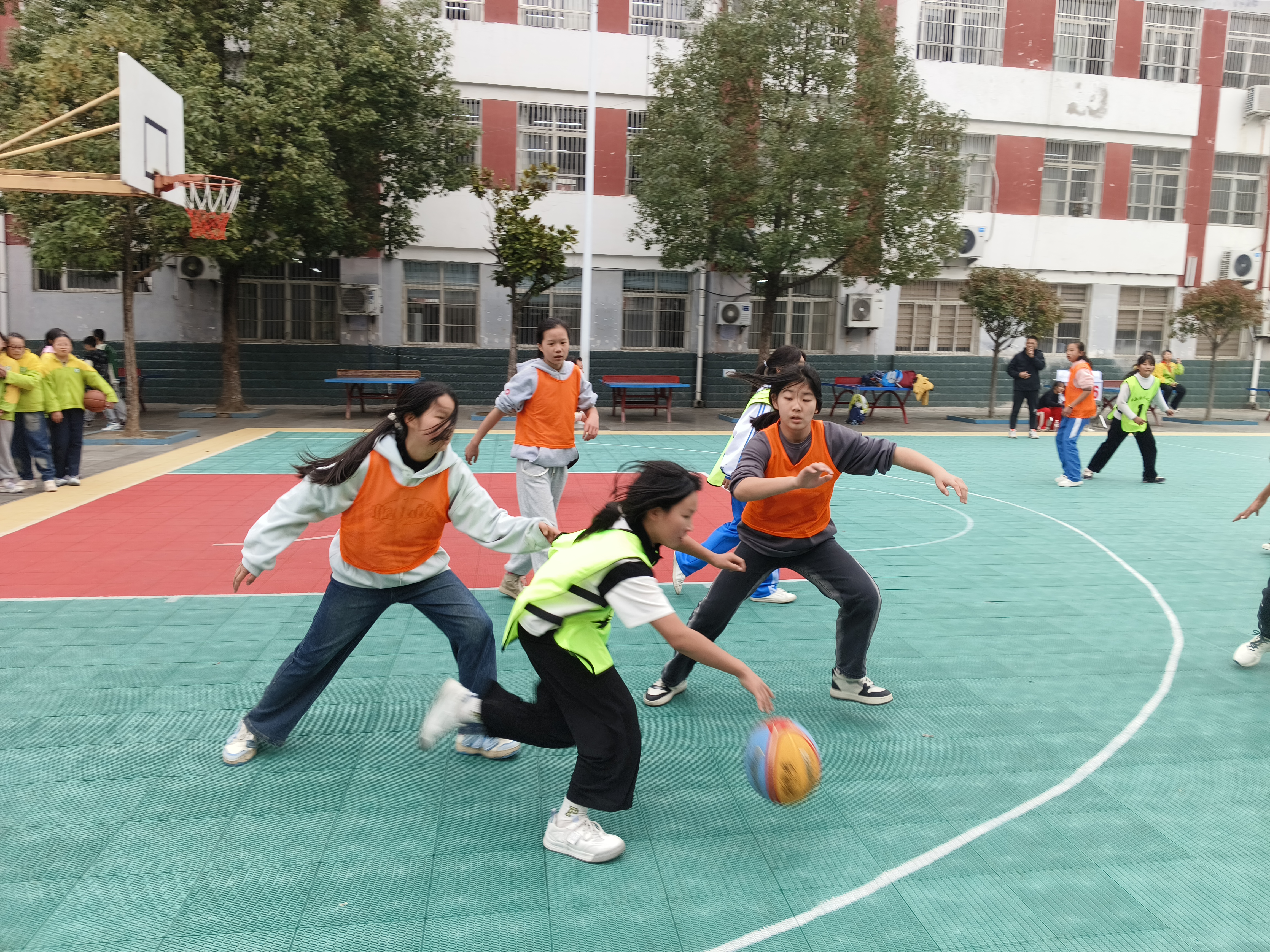 汉阴县中小学篮球赛片区赛在蒲溪镇中心小学开赛
