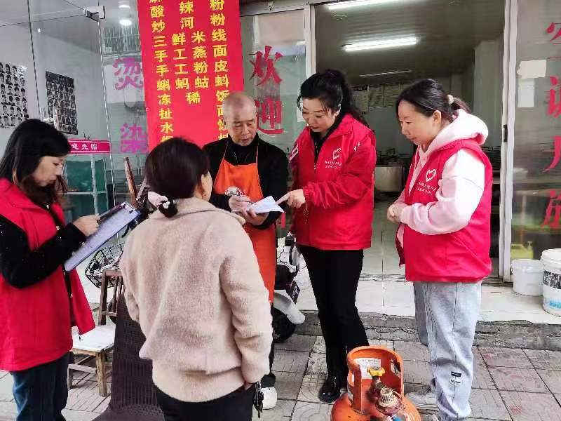 汉阴县城关镇北街社区：医保宣传零距离 医疗健康有保障