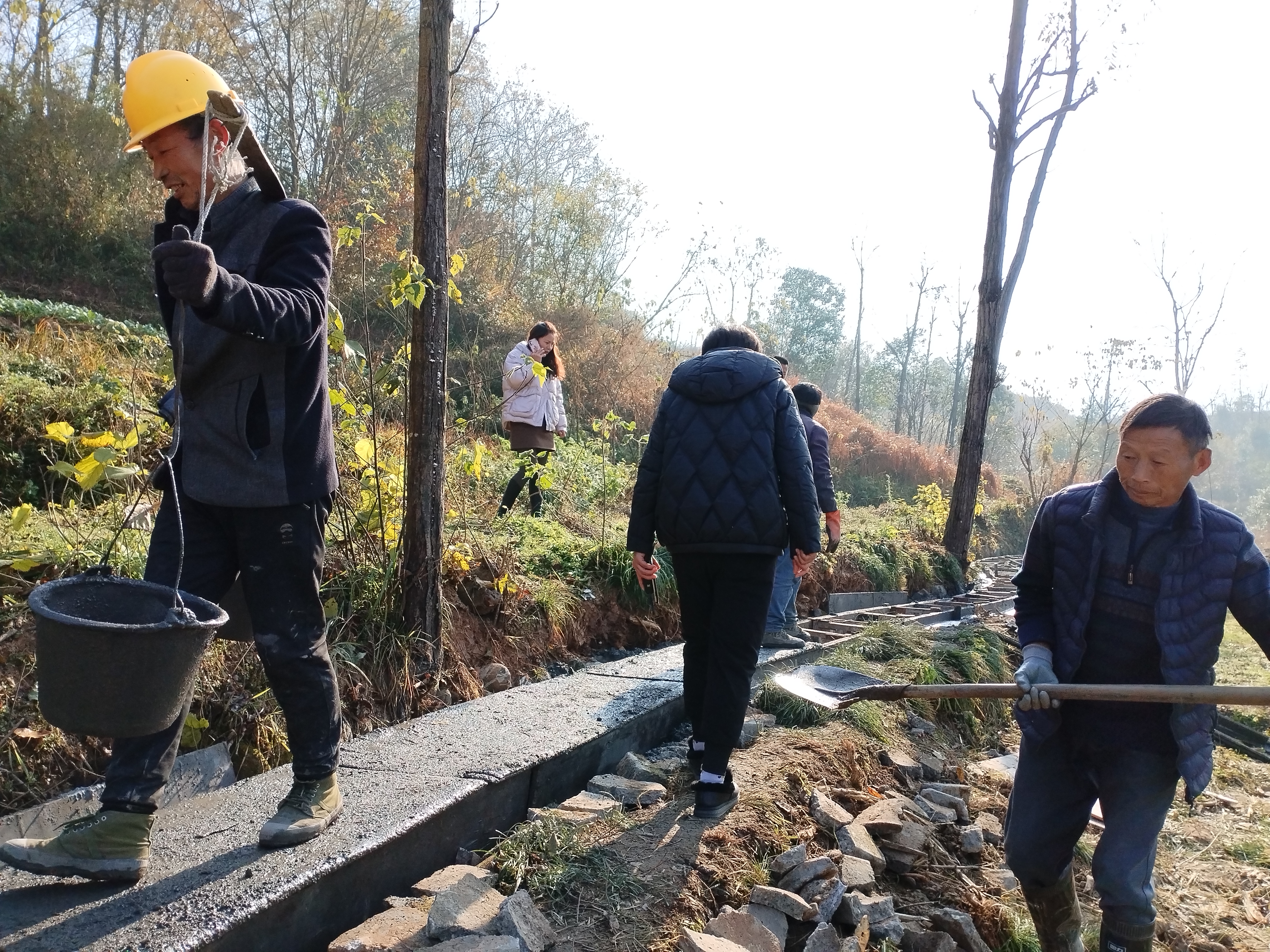 涧池镇中营村：修复水渠保灌溉  助力生产暖民心