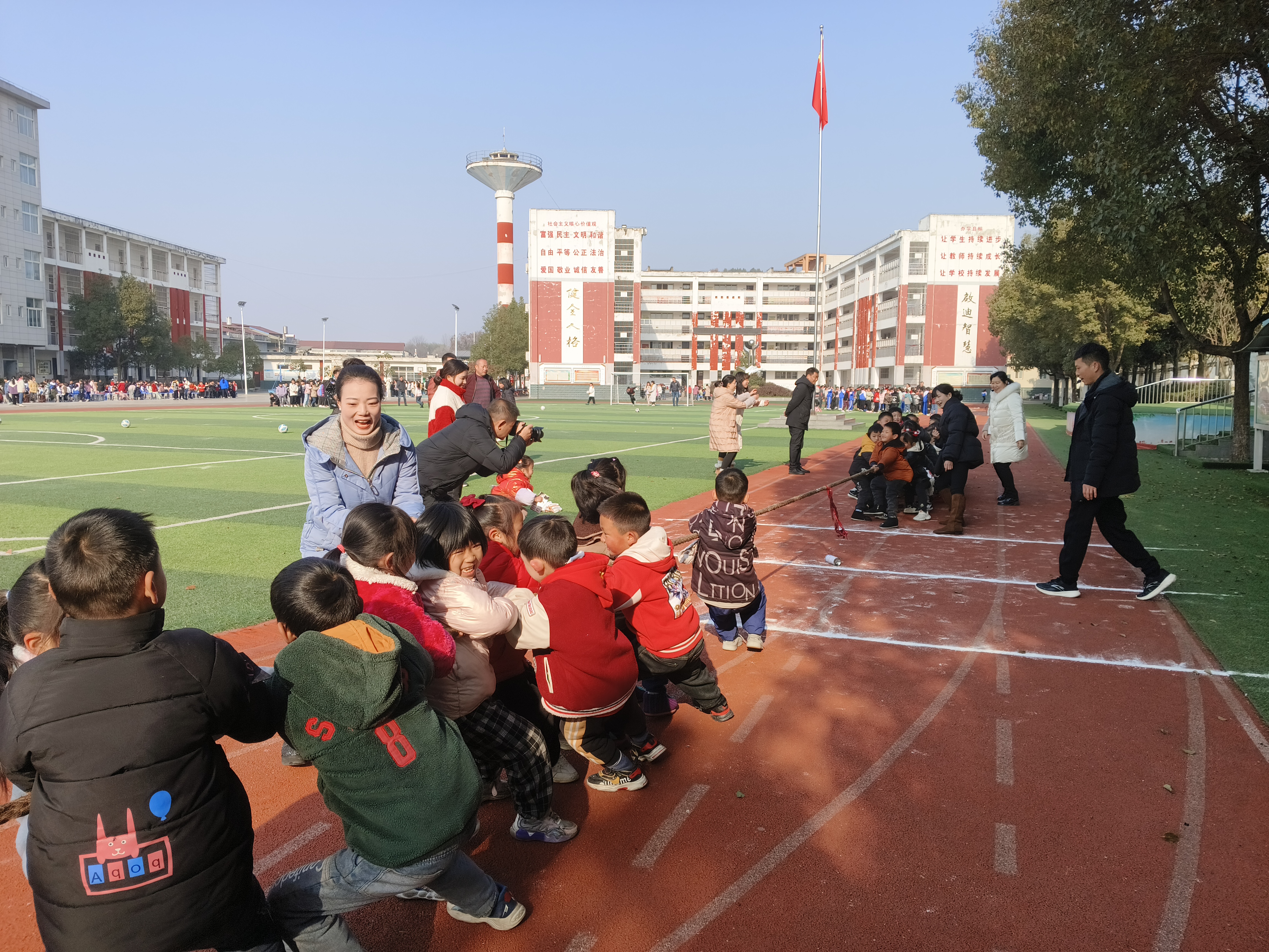 汉阴县蒲溪镇中心小学：趣味运动会 校园添活力