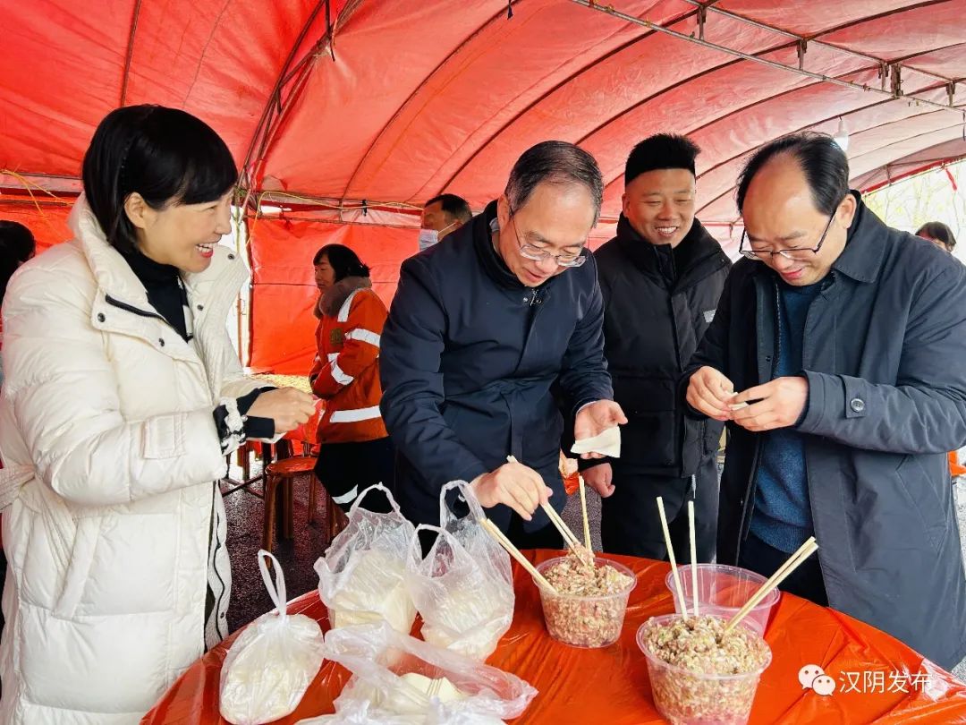 汉阴：200余名环卫工吃上冬至暖心水饺