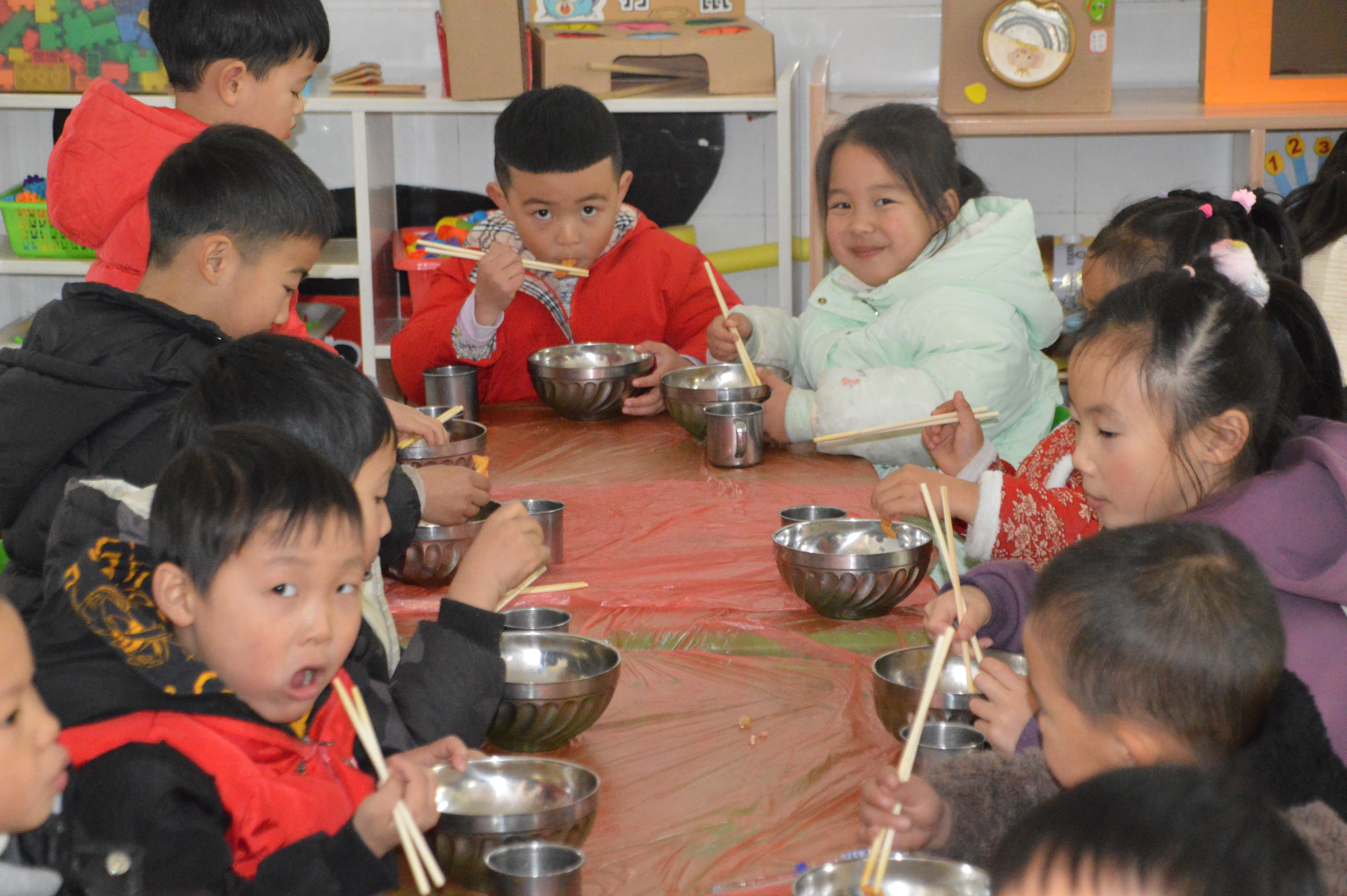 汉阴县漩涡镇中心幼儿园开展冬至系列活动
