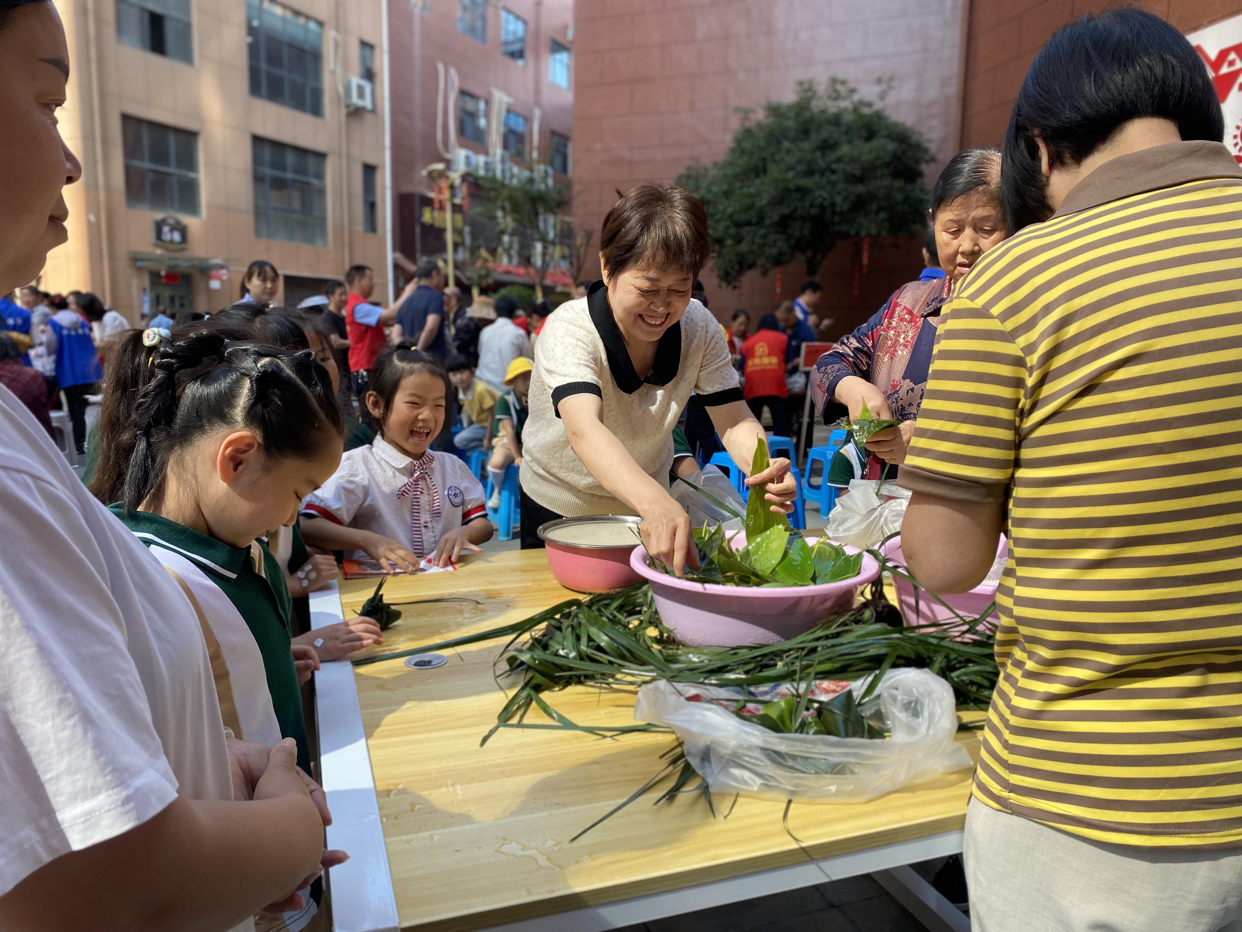 汉阴县城关镇新城社区开展庆端午暨周三 邻里小剧场第四期活动