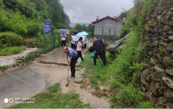 汉阴县涧池镇新华村积极开展雨季防汛工作