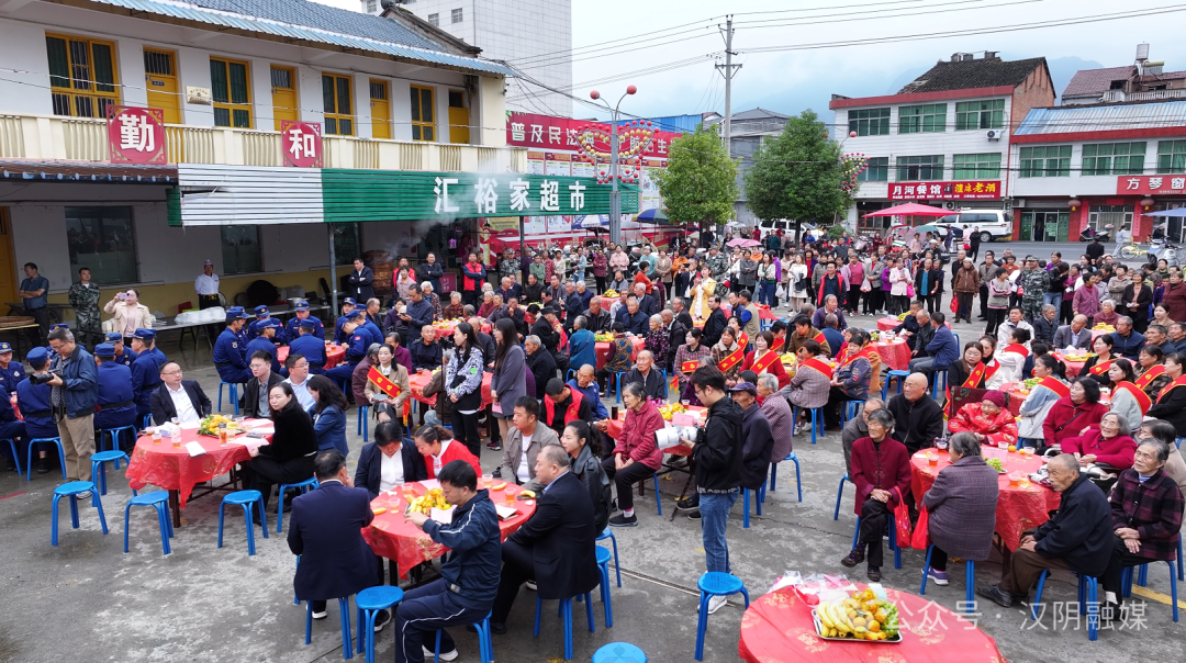 【网络中国节·重阳】汉阴：重阳“文化餐” 敬老“饺子宴”