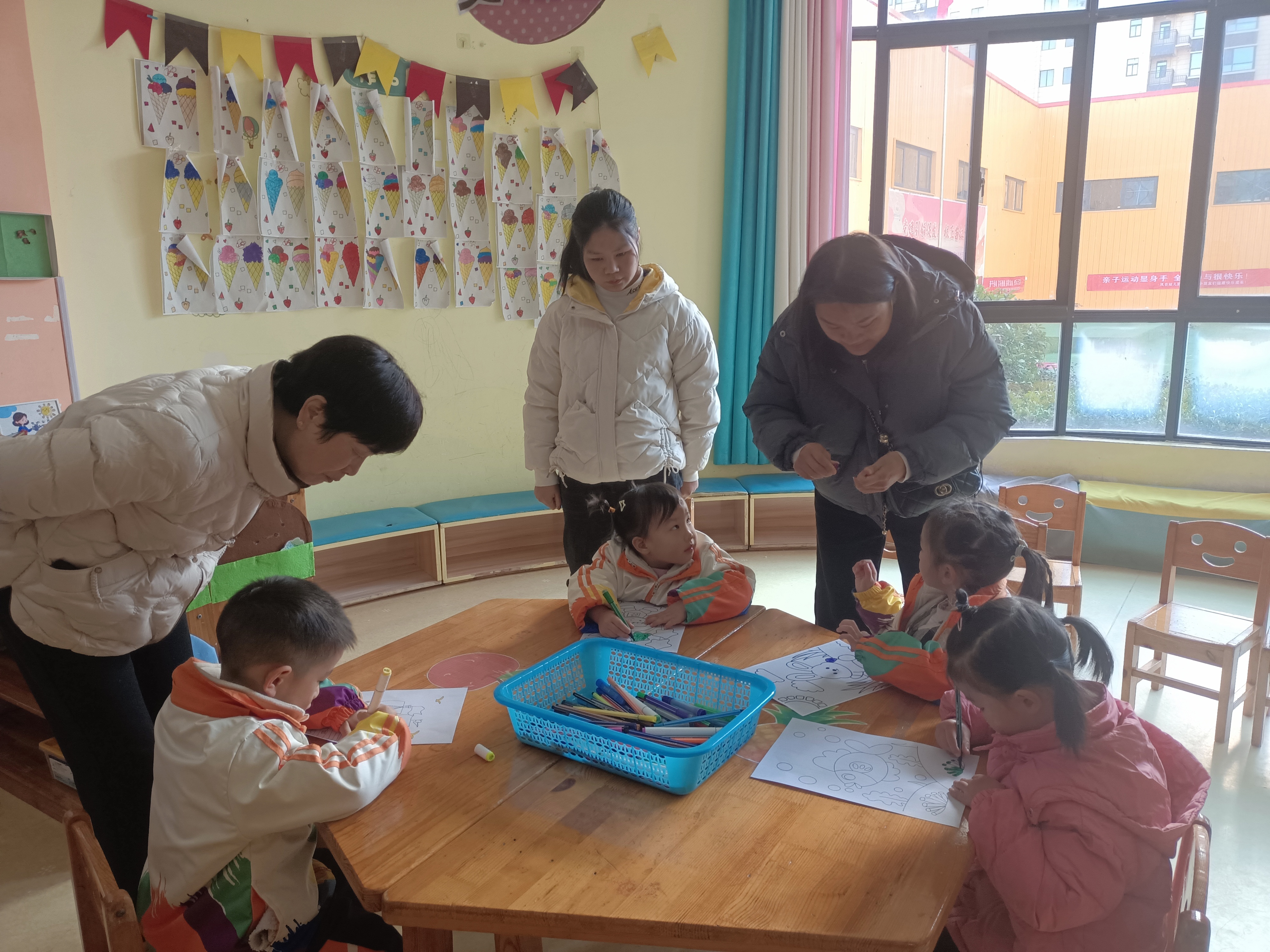 汉阴县凤台幼儿园：邀约冬季 伴幼成长