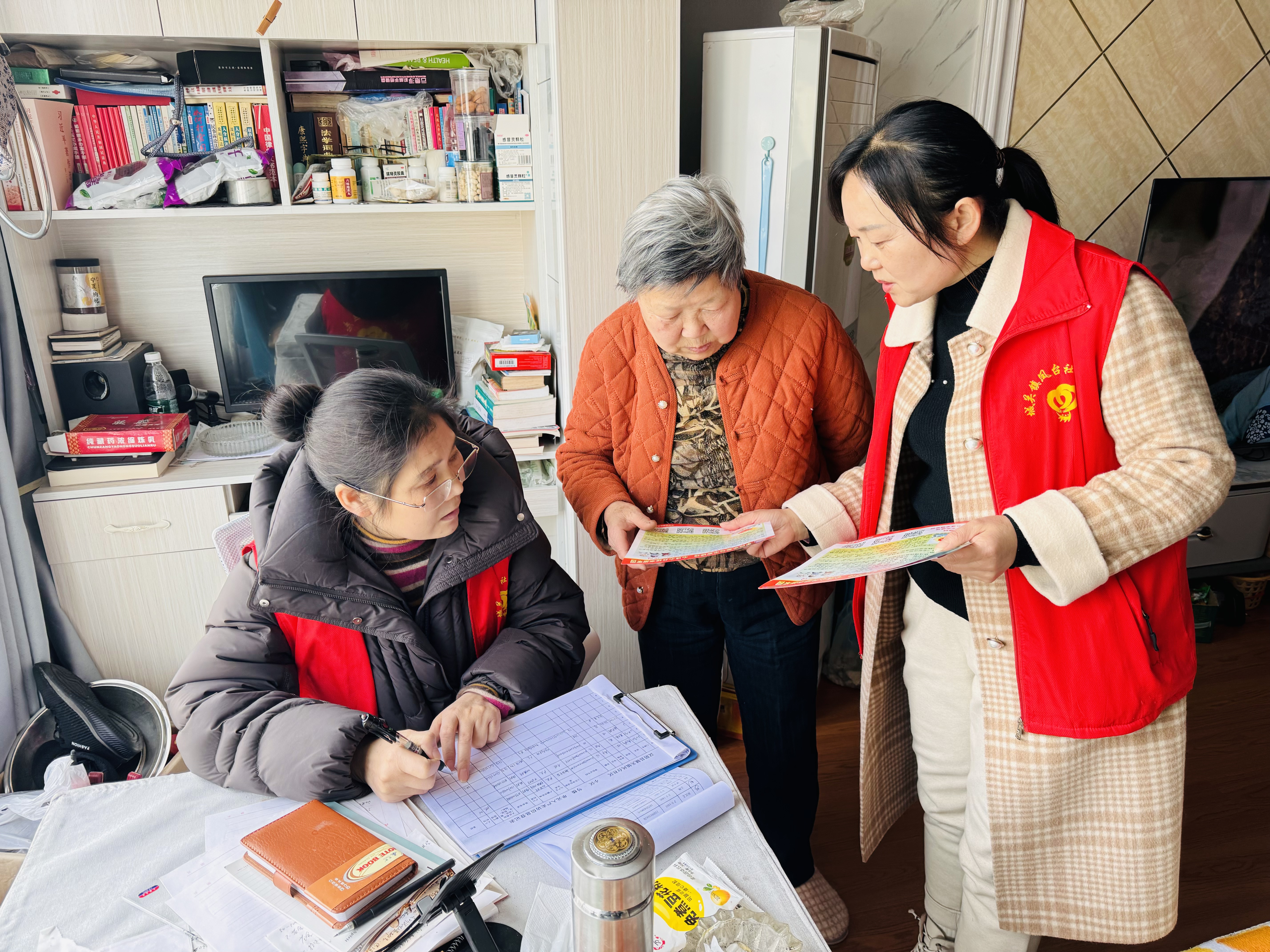 汉阴县城关镇凤台社区：多措并举筑牢安全防线 暖心服务助推文明新风