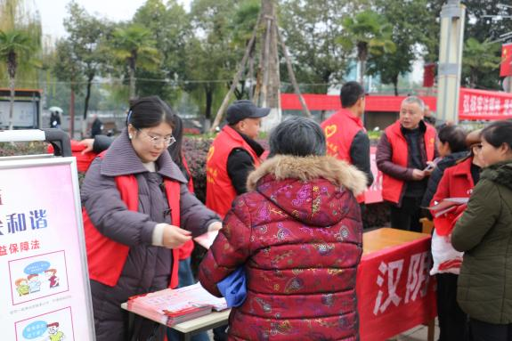 共青团汉阴县委多措并举睁开清静汉阴建树会集张扬月行动