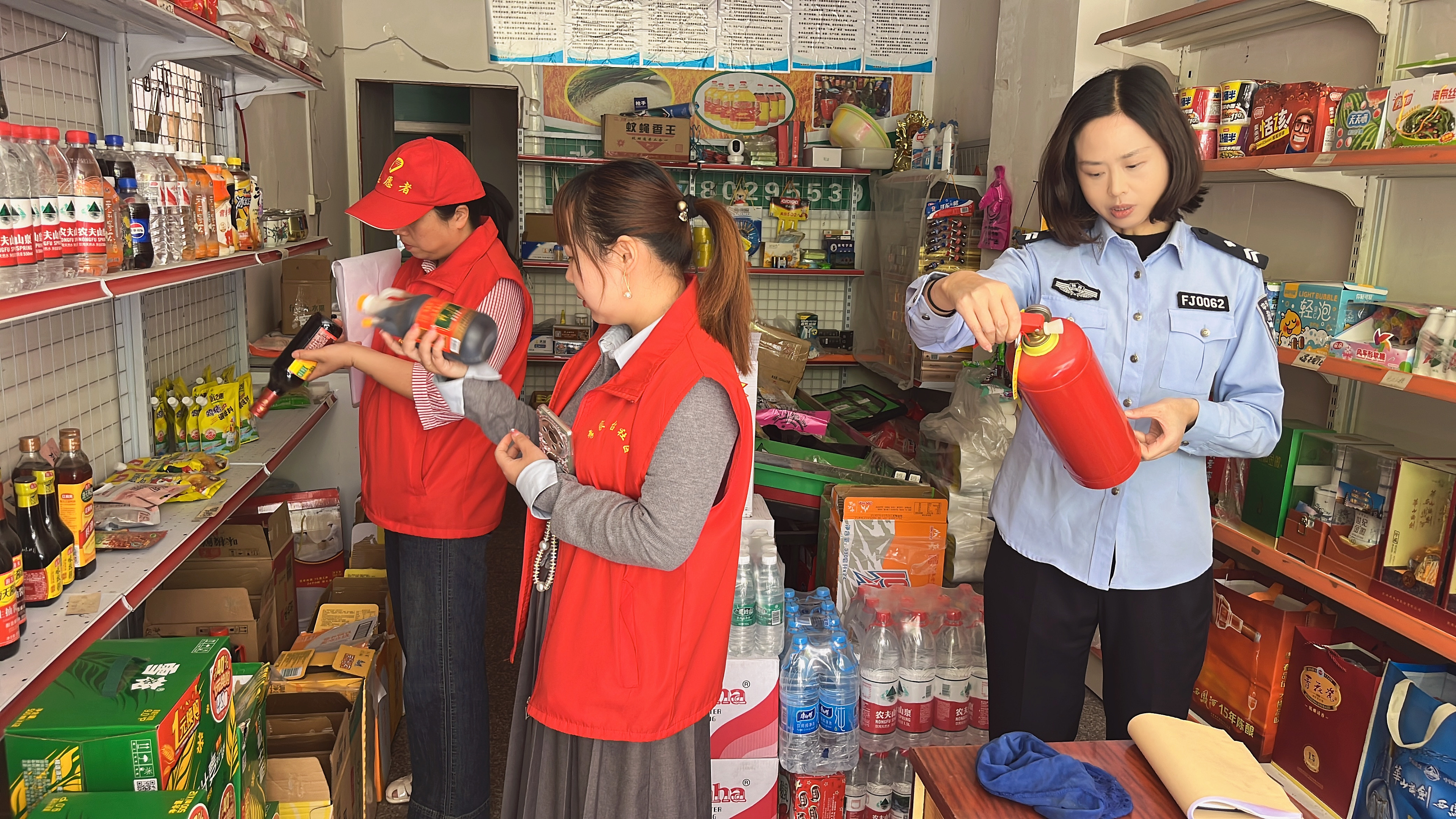 城关镇李家台社区开展节前安全隐患大排查