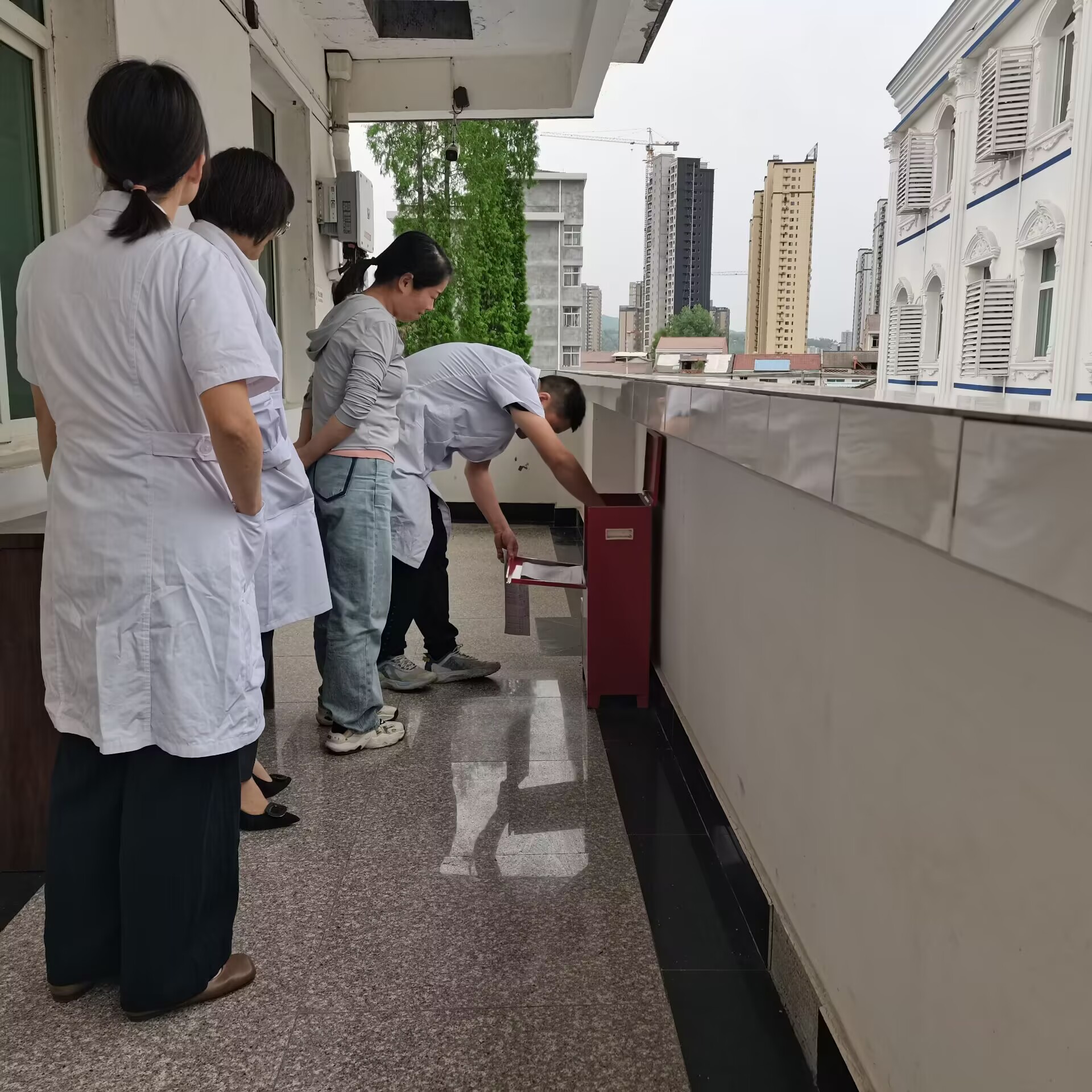 汉阴县城关镇：拧紧“安全阀”把好“节前关”