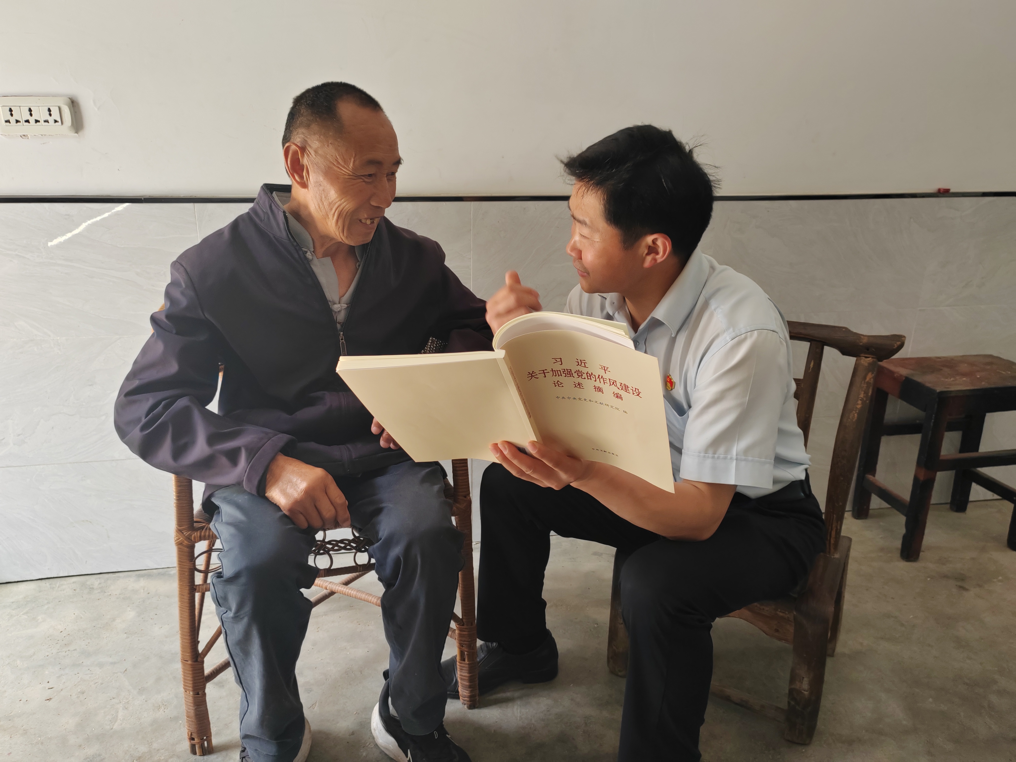 蒲溪镇东升村：送学上门强思想 作风建设“不断档”