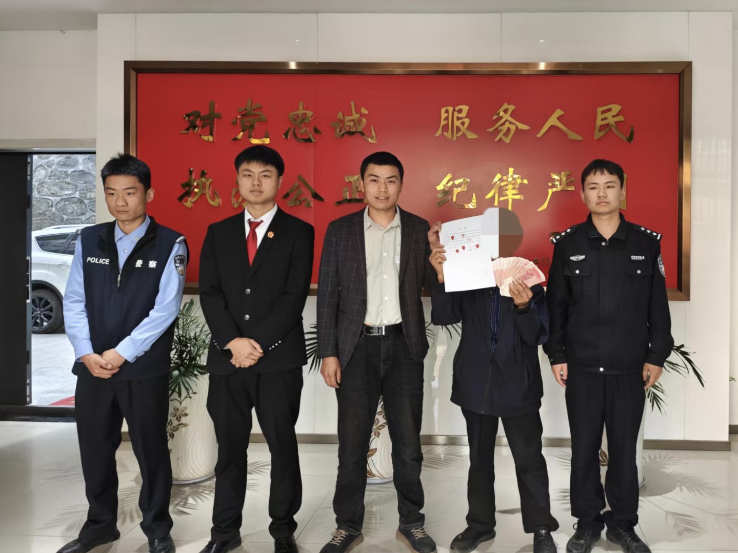 汉阴：交通事故引纠纷 多方调解化矛盾