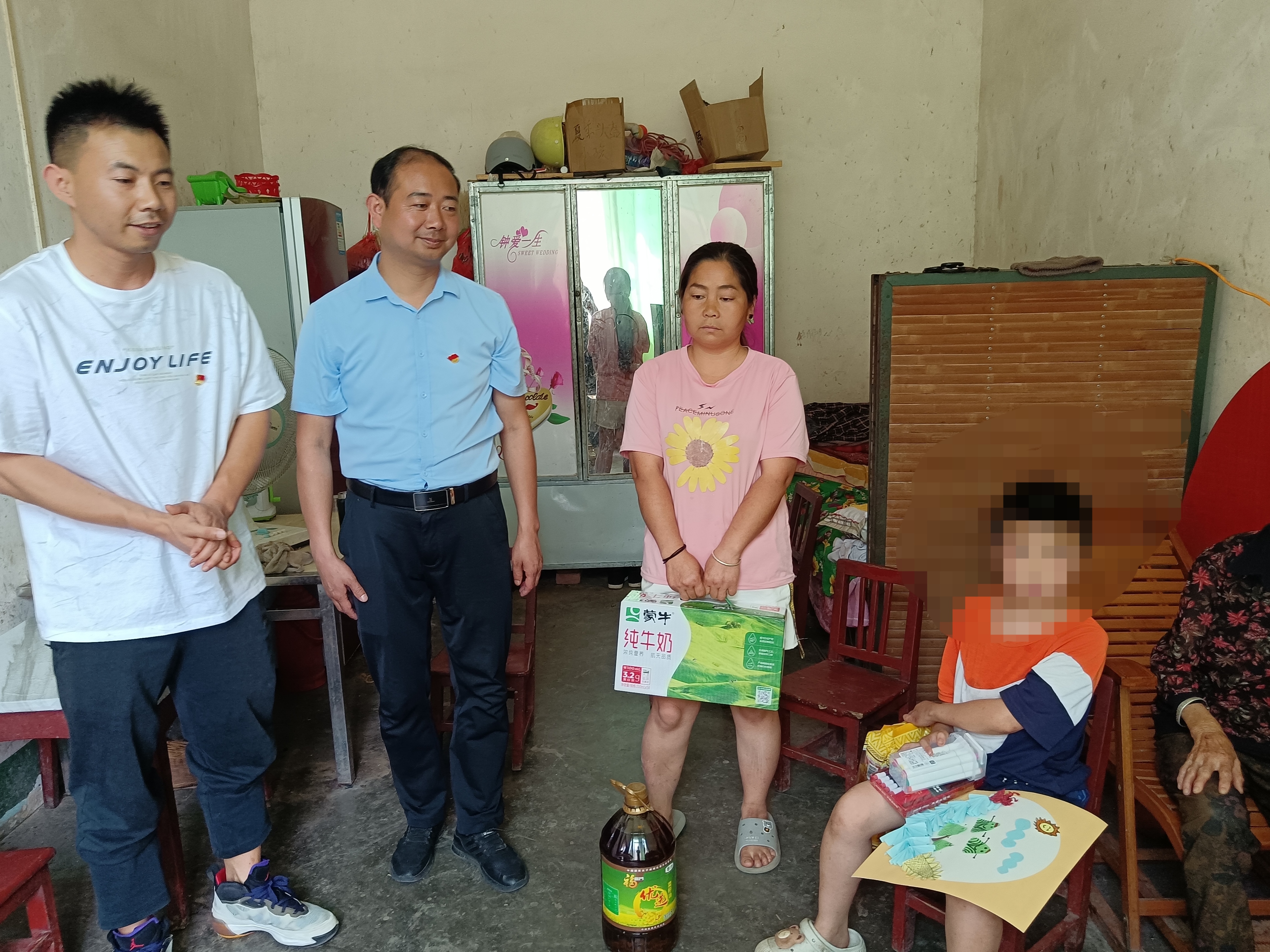 汉阴县双乳镇中心小学党支部架起特殊教育