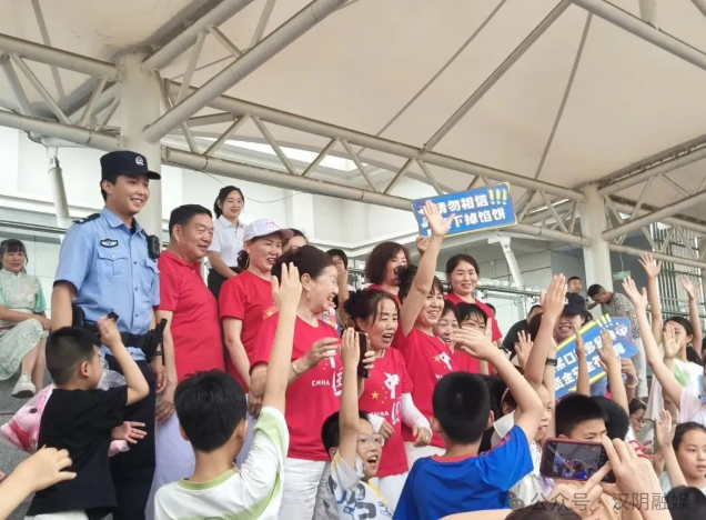 汉阴公安反诈宣传燃动“村超”赛场