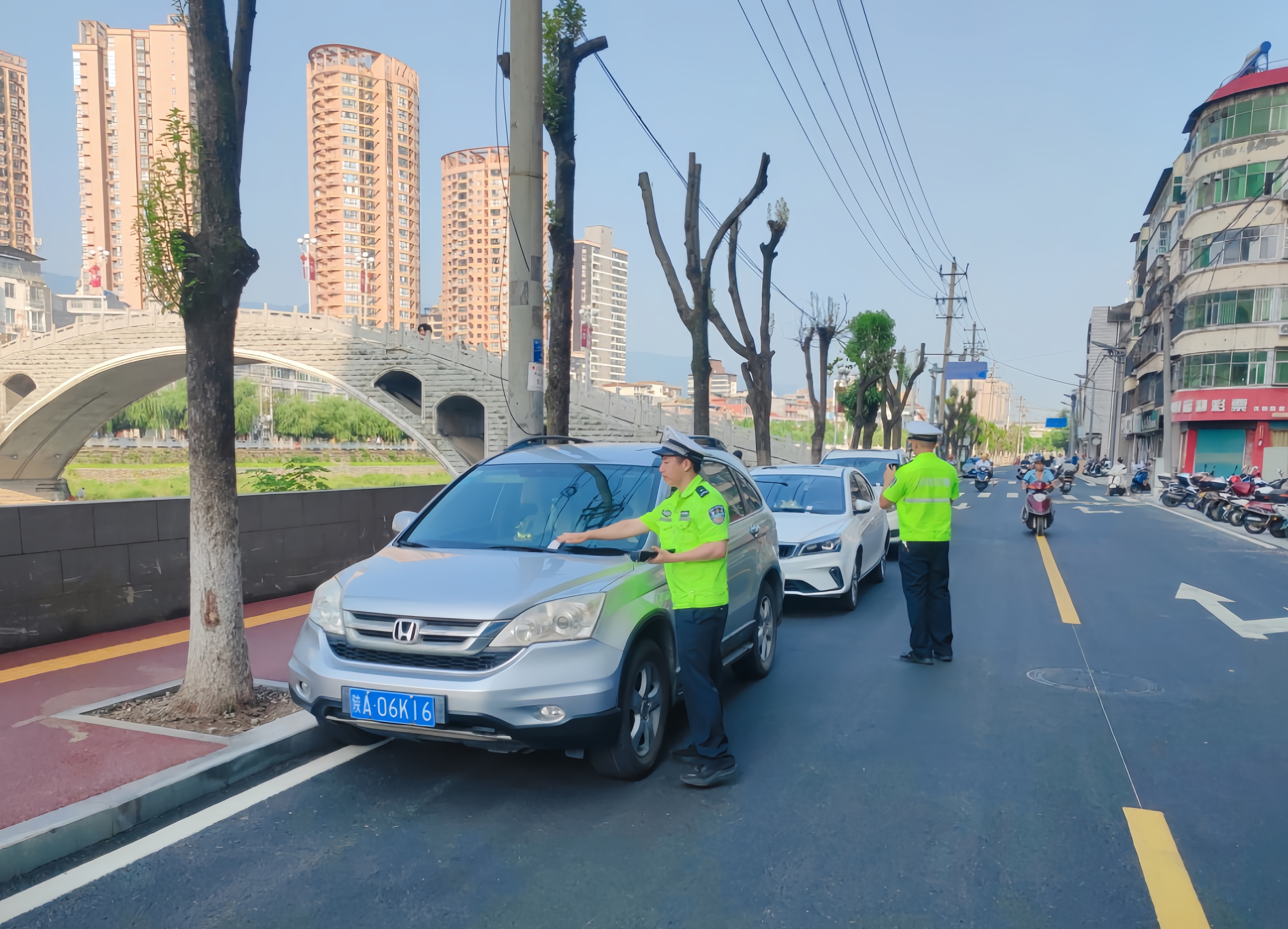 汉阴公安交警： “严管+宣教”协同发力  共筑暑期道路清静屏障