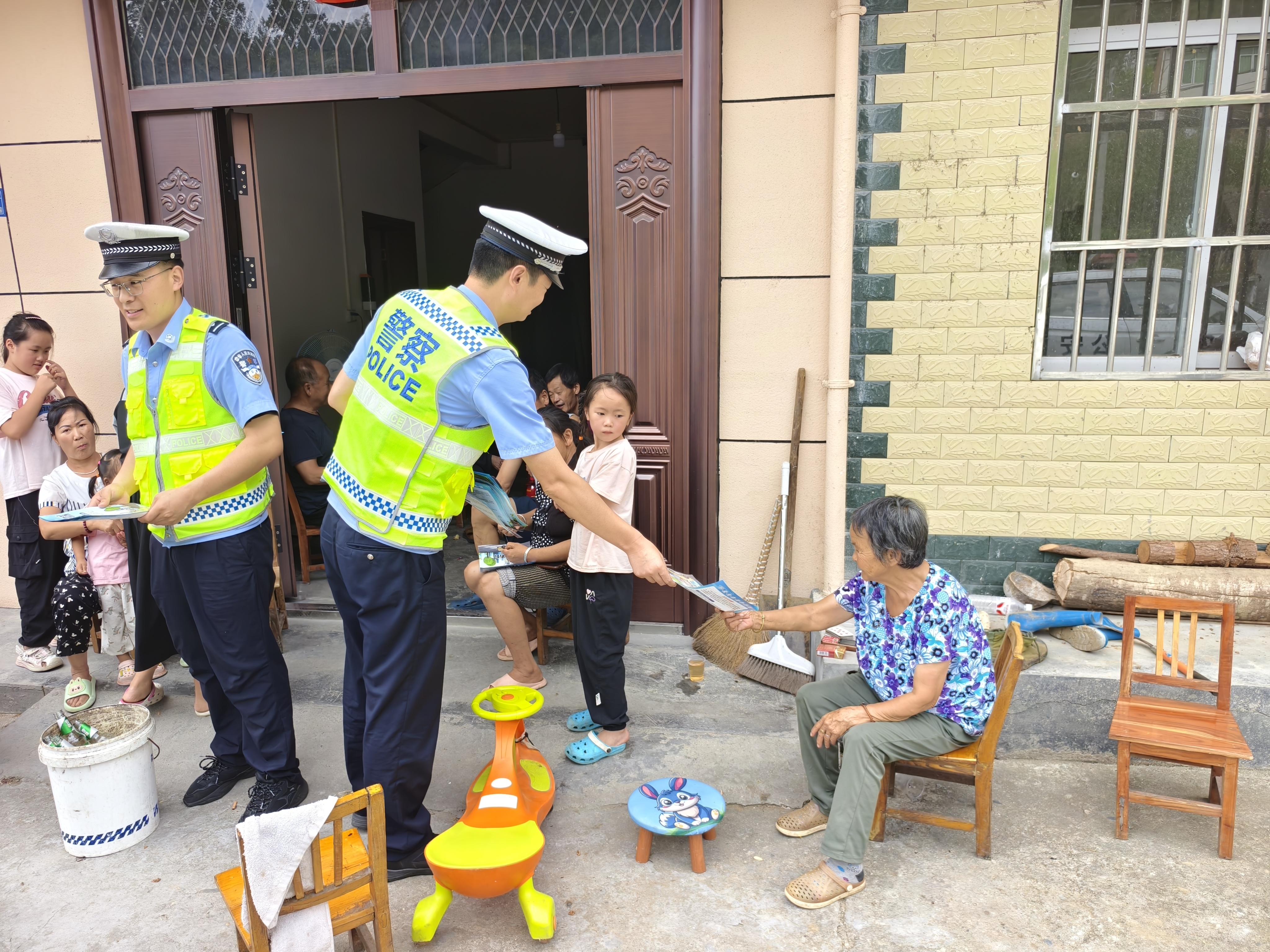 汉阴公安交警：“源头查控+路面严打+精准宣教”三轮驱动筑牢摩电交通安全防线