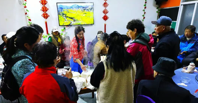 既饱眼福又饱口福——汉阴凤堰梯田景区“双节”期间日均接待游客3000人