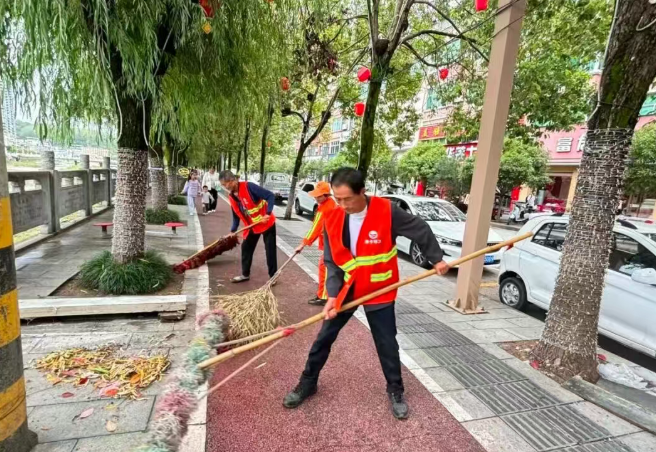 汉阴：服务在线换来城市净美
