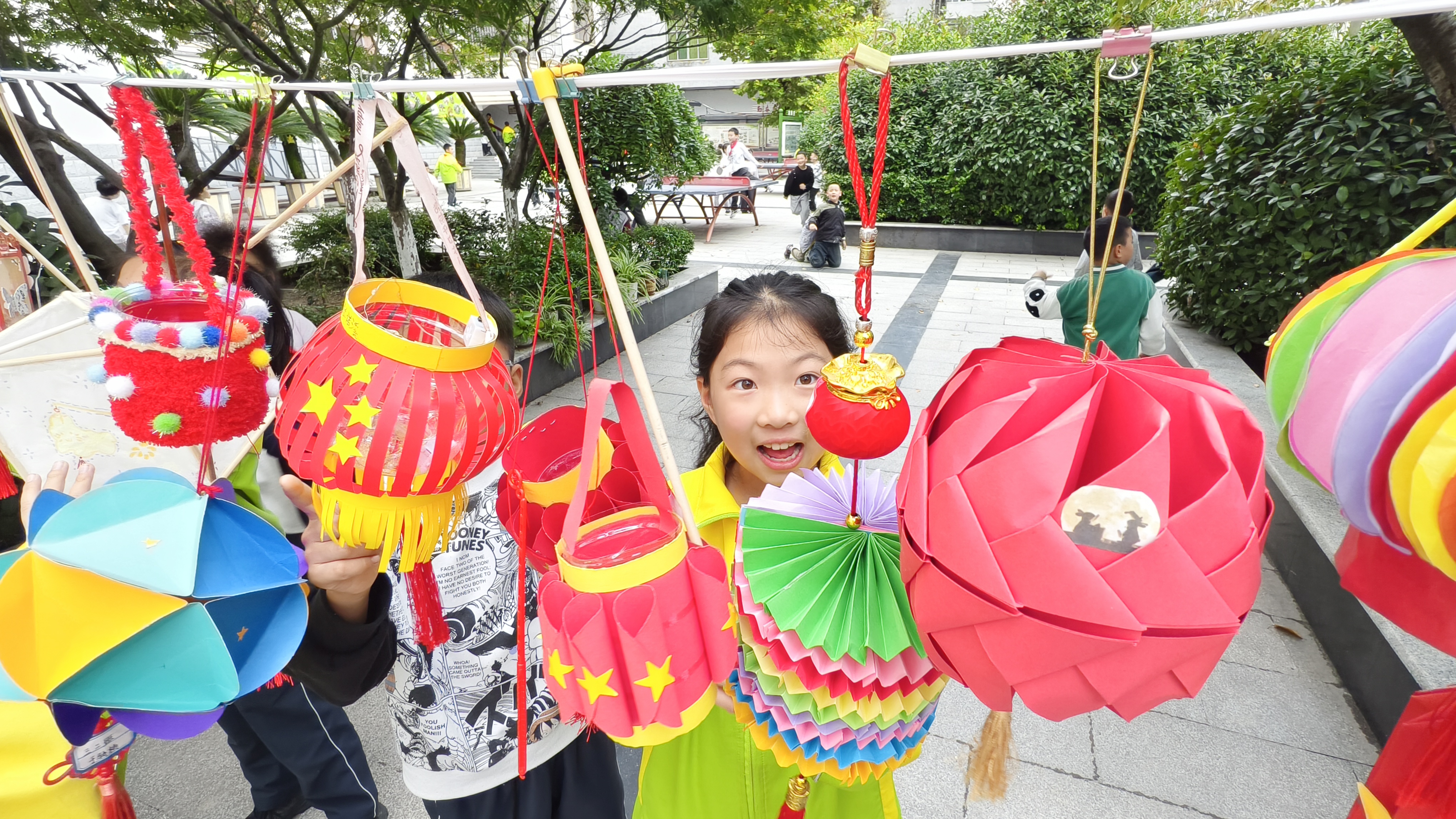 汉阴县第一小学举办德育实践作业展