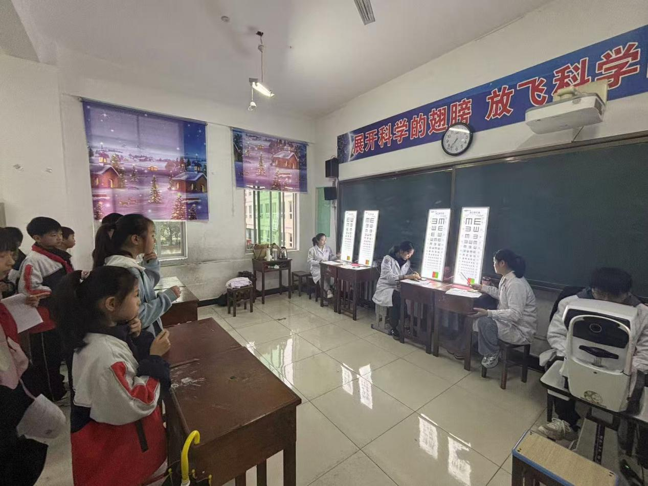 汉阴县第二小学：视力筛查进校园 科学防近视守护 “睛” 彩童年