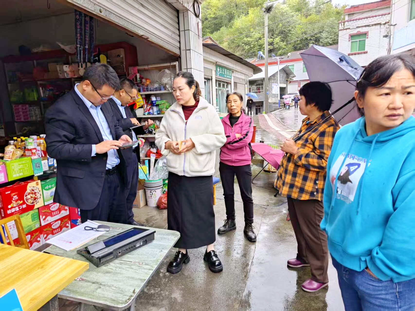 汉阴农商银行“薪火相传”党支部 以党建引领实体贷款投放取得新突破