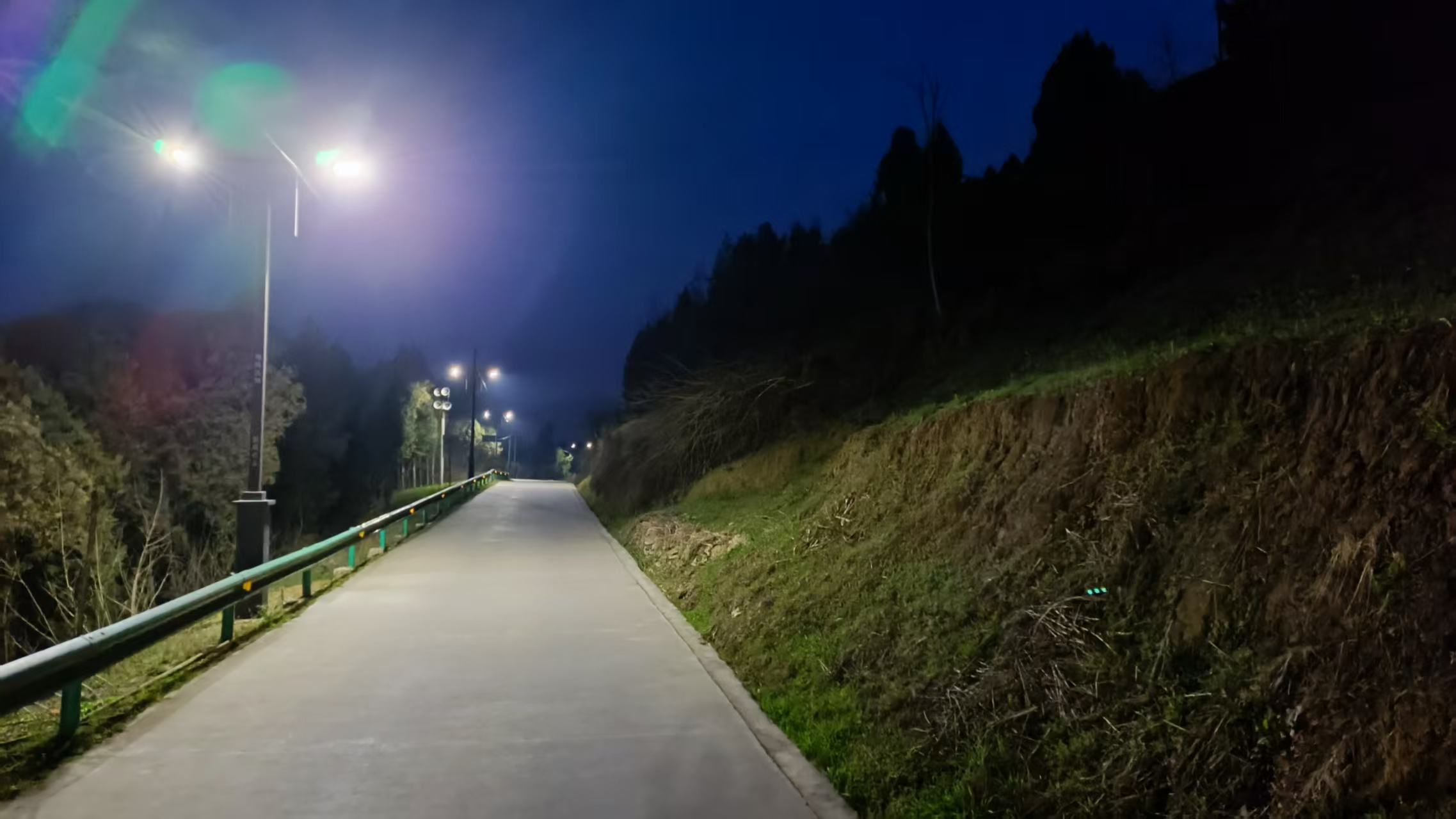 汉阴：千盏路灯亮山乡 照亮振兴幸福路