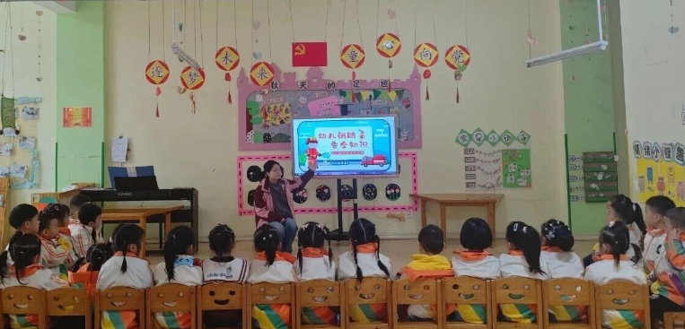 汉阴县凤台幼儿园开展消防安全逃生演练活动